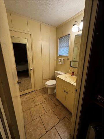 211 Barracuda Dr, Portland, TX 78374