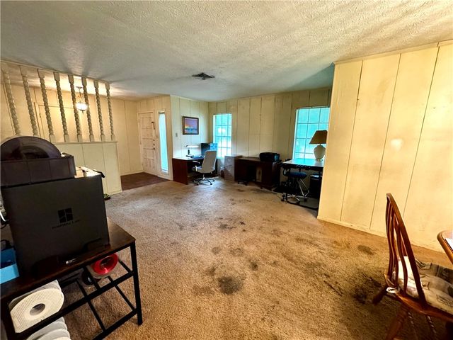 211 Barracuda Dr, Portland, TX 78374