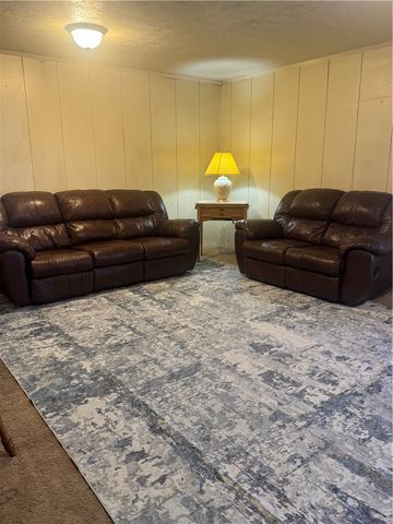 211 Barracuda Dr, Portland, TX 78374