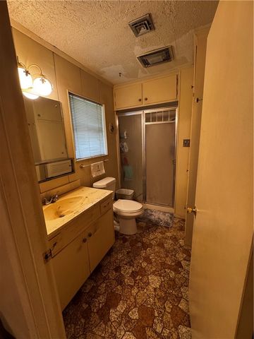 211 Barracuda Dr, Portland, TX 78374