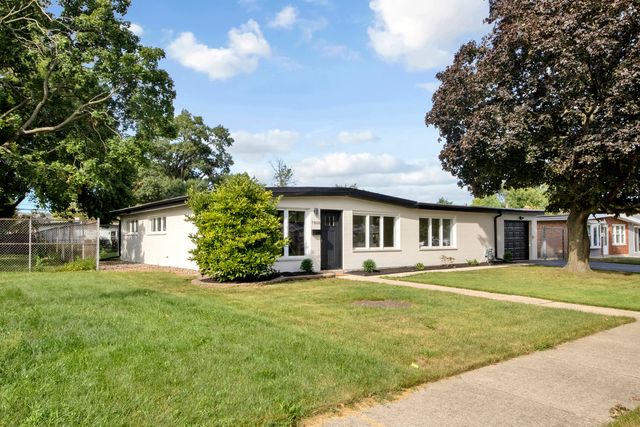7906 W 98th Street, Hickory Hills, IL 60457