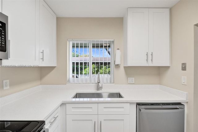 920 SW 28th Street 12, Fort Lauderdale, FL 33315