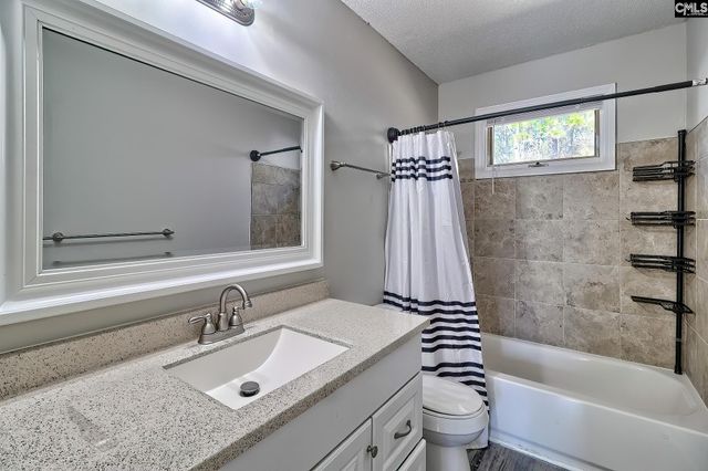 229 Gatlin Drive, Hopkins, SC 29061