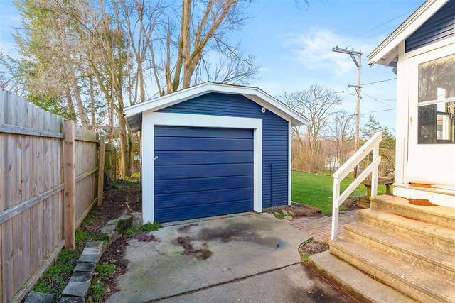 325 Whitcomb Street, Kalamazoo, MI 49001