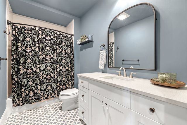 167 Poplar St 1, Boston, MA 02131