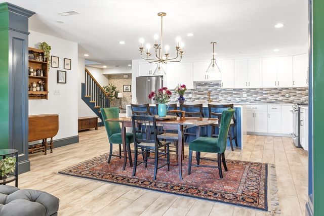 167 Poplar St 1, Boston, MA 02131