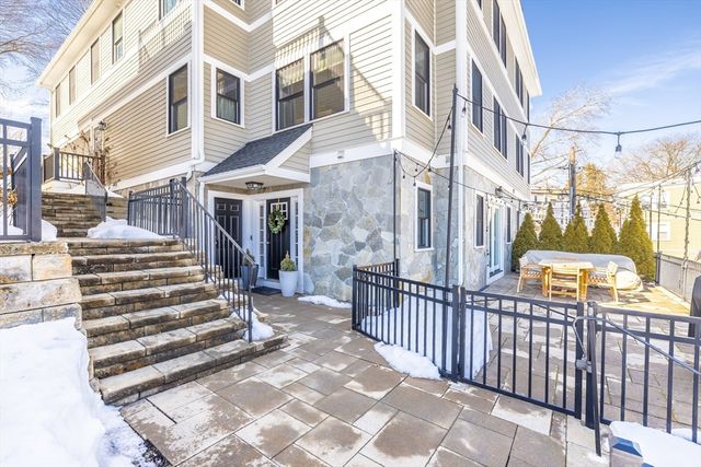 167 Poplar St 1, Boston, MA 02131