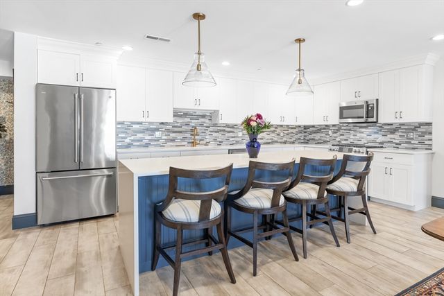 167 Poplar St 1, Boston, MA 02131