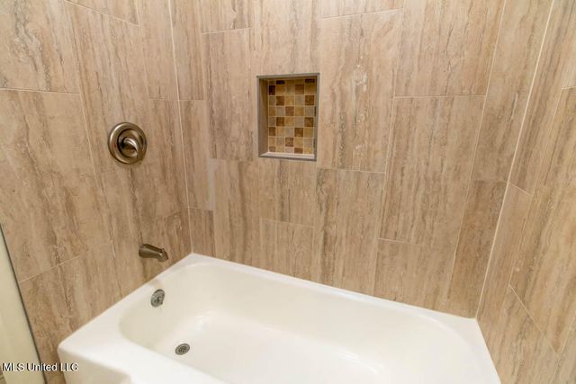 13128 Hanover Drive, Ocean Springs, MS 39564