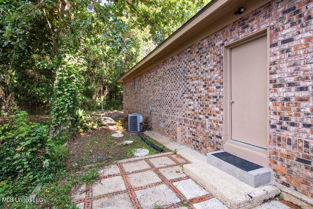 13128 Hanover Drive, Ocean Springs, MS 39564