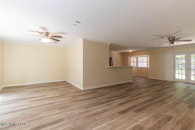 13128 Hanover Drive, Ocean Springs, MS 39564