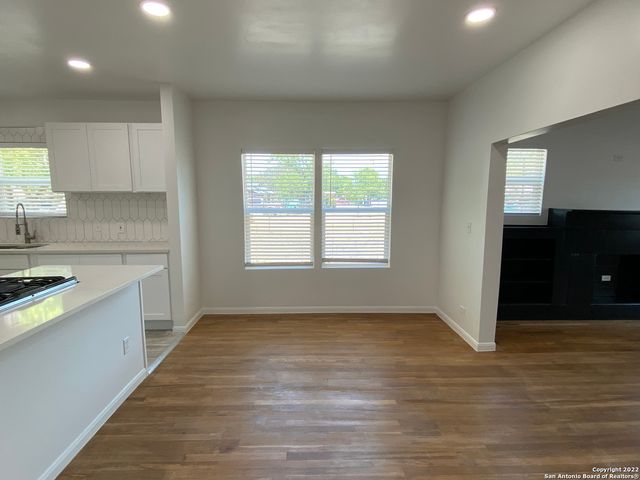 202 McCAULEY BLVD, San Antonio, TX 78221