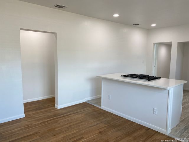 202 McCAULEY BLVD, San Antonio, TX 78221