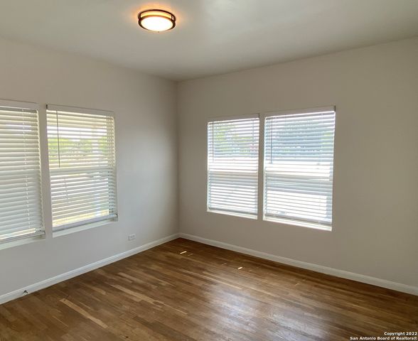 202 McCAULEY BLVD, San Antonio, TX 78221