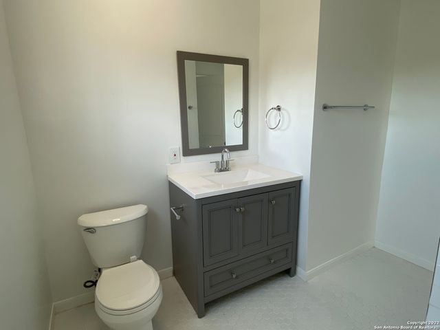 202 McCAULEY BLVD, San Antonio, TX 78221