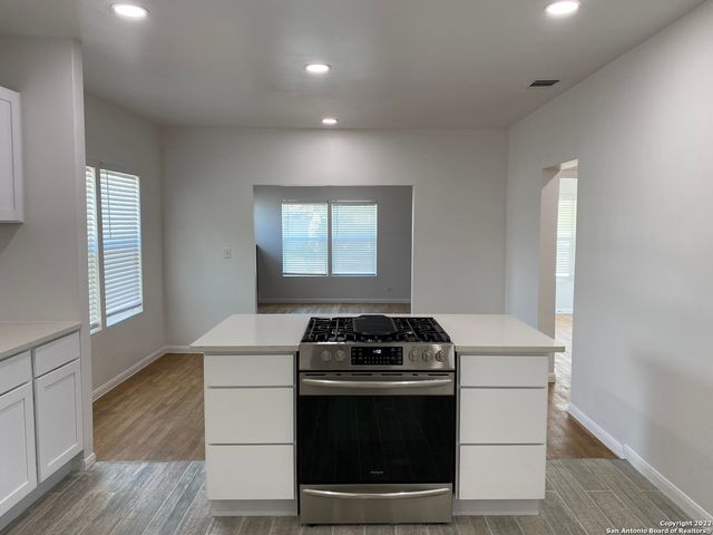 202 McCAULEY BLVD, San Antonio, TX 78221