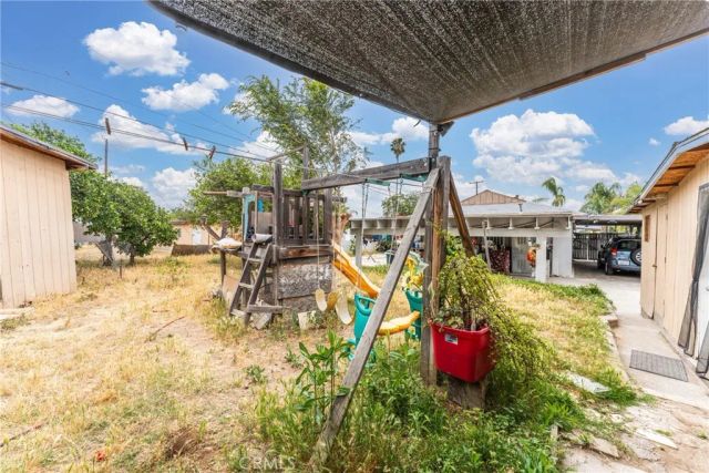 2226 W King, San Bernardino, CA 92410