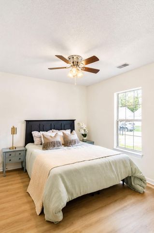7312 Suncatcher Drive, Hanahan, SC 29410