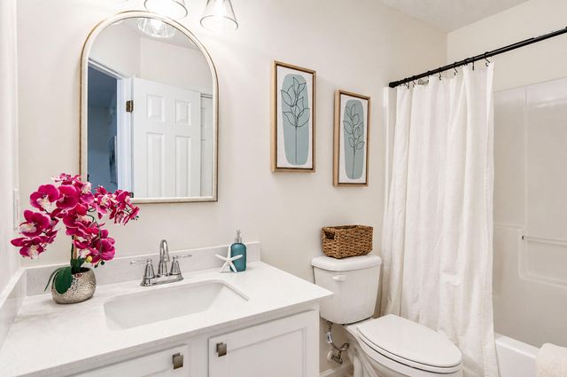7312 Suncatcher Drive, Hanahan, SC 29410
