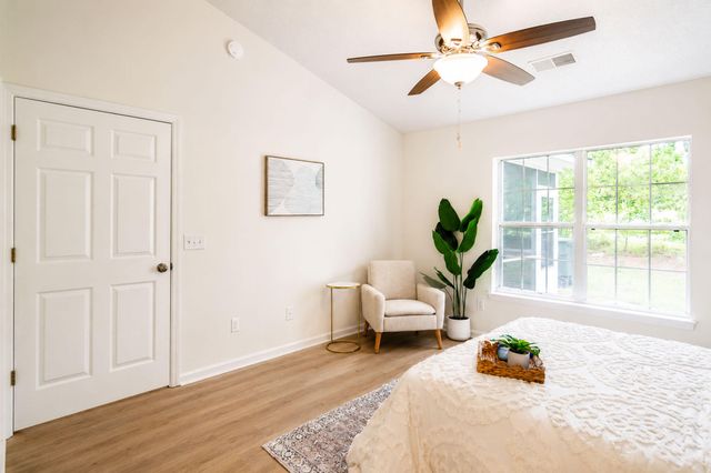7312 Suncatcher Drive, Hanahan, SC 29410