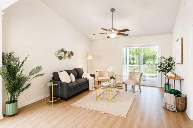 7312 Suncatcher Drive, Hanahan, SC 29410