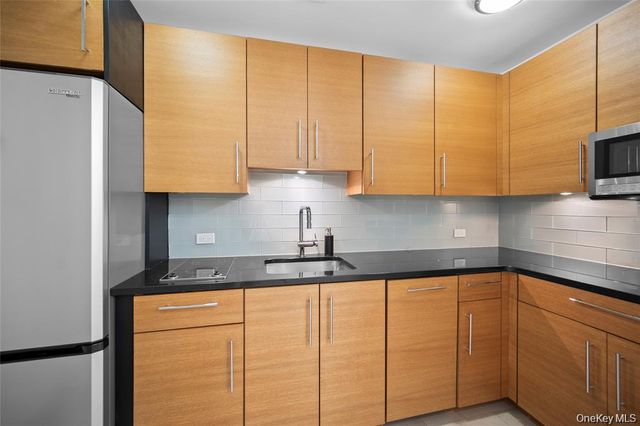 1 Renaissance Square 10E, White Plains, NY 10601