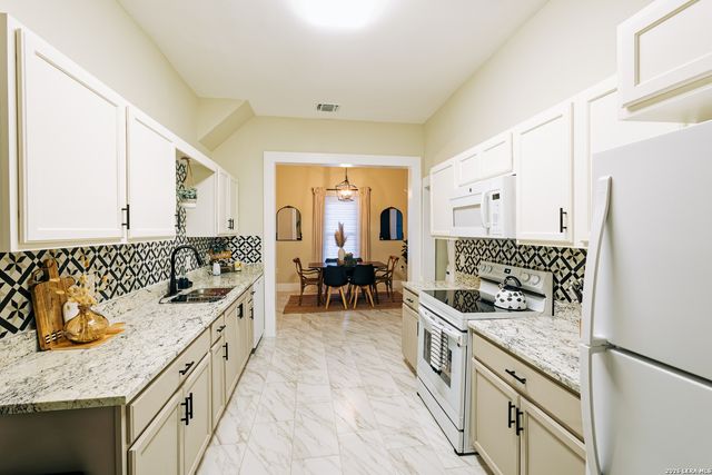 168 Halliday, San Antonio, TX 78210