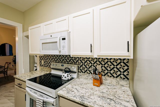 168 Halliday, San Antonio, TX 78210