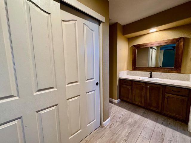 8215 Gold Sierra Ct, Antelope, CA 95843