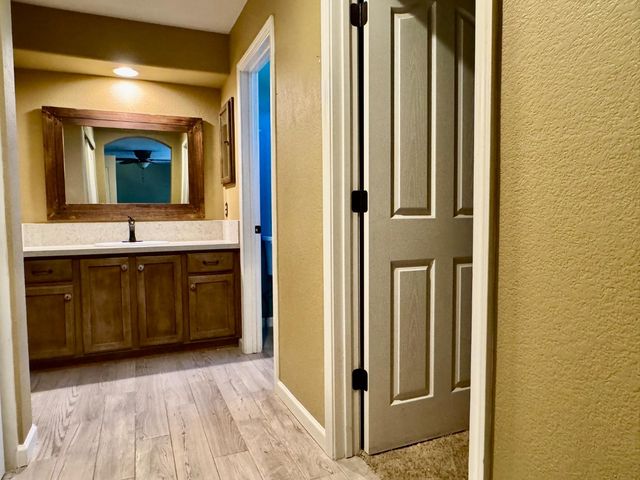 8215 Gold Sierra Ct, Antelope, CA 95843