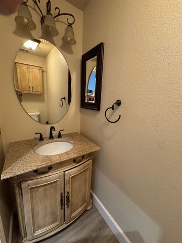 8215 Gold Sierra Ct, Antelope, CA 95843