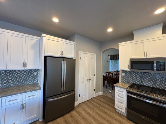 8215 Gold Sierra Ct, Antelope, CA 95843