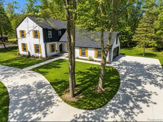 26914 Pebblestone Street, Southfield, MI 48034