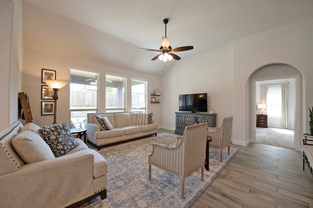 412 W Autumn Hill Bluff, Lavon, TX 75166