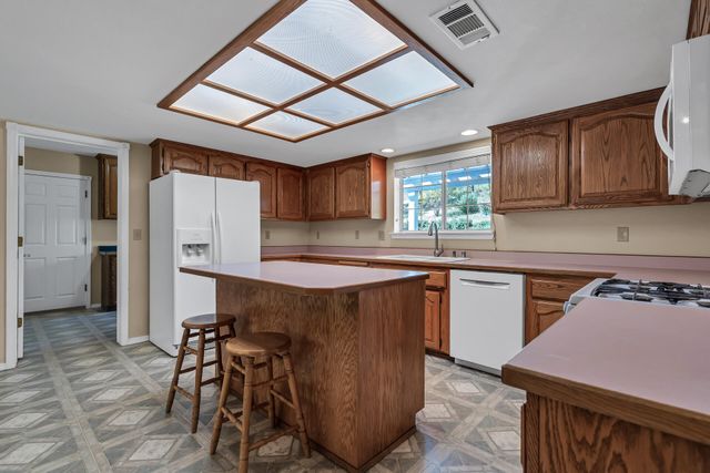 2350 Puma Trail, Redding, CA 96001