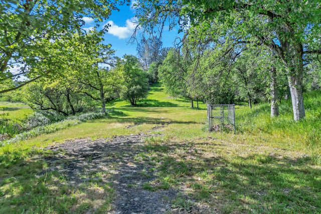 2350 Puma Trail, Redding, CA 96001