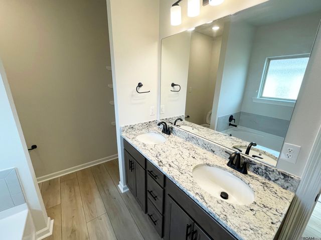 32635 Flower Tree Ct, Walker, LA 70785