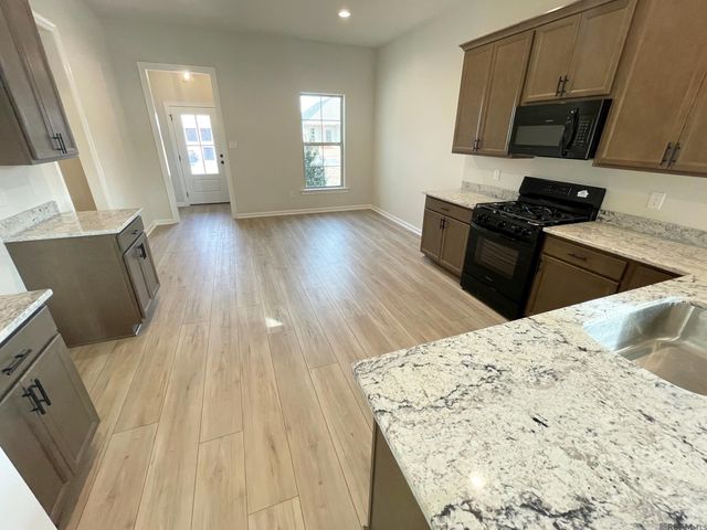 32635 Flower Tree Ct, Walker, LA 70785