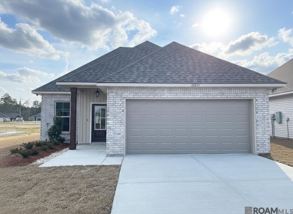 32635 Flower Tree Ct, Walker, LA 70785