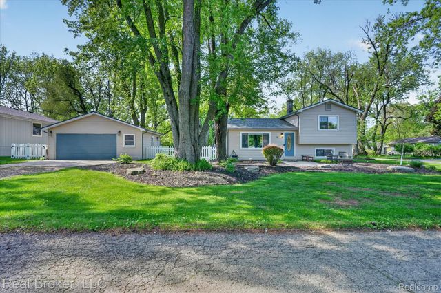 6551 Duffield Street, West Bloomfield Charter Township, MI 48324