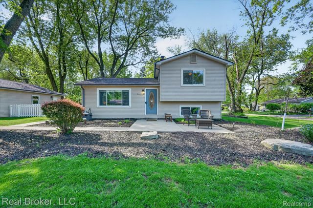 6551 Duffield Street, West Bloomfield Charter Township, MI 48324