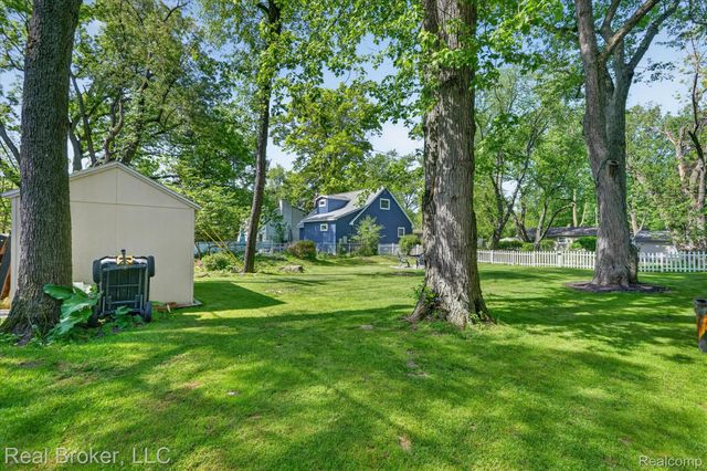 6551 Duffield Street, West Bloomfield Charter Township, MI 48324