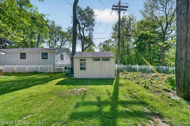 6551 Duffield Street, West Bloomfield Charter Township, MI 48324