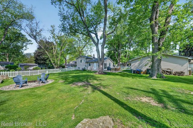 6551 Duffield Street, West Bloomfield Charter Township, MI 48324