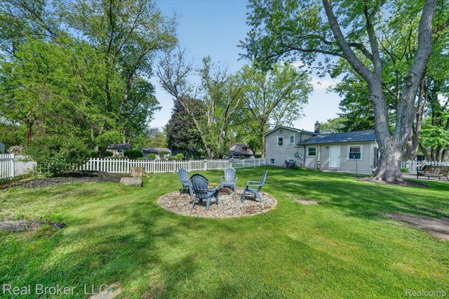 6551 Duffield Street, West Bloomfield Charter Township, MI 48324