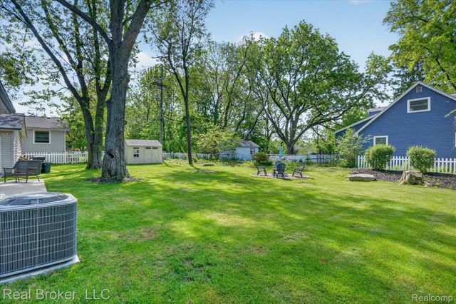 6551 Duffield Street, West Bloomfield Charter Township, MI 48324