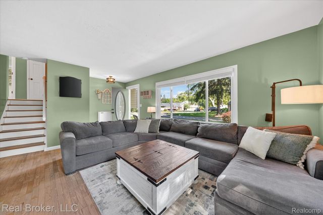 6551 Duffield Street, West Bloomfield Charter Township, MI 48324