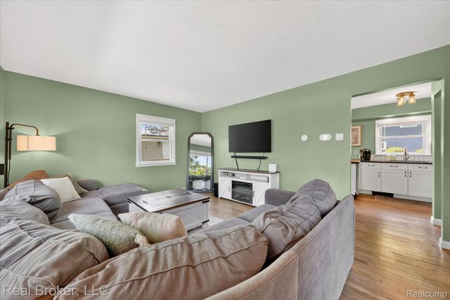 6551 Duffield Street, West Bloomfield Charter Township, MI 48324