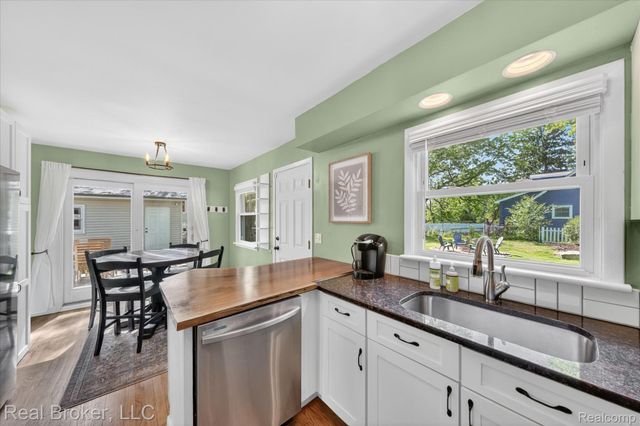 6551 Duffield Street, West Bloomfield Charter Township, MI 48324