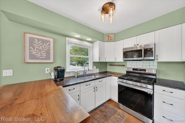 6551 Duffield Street, West Bloomfield Charter Township, MI 48324